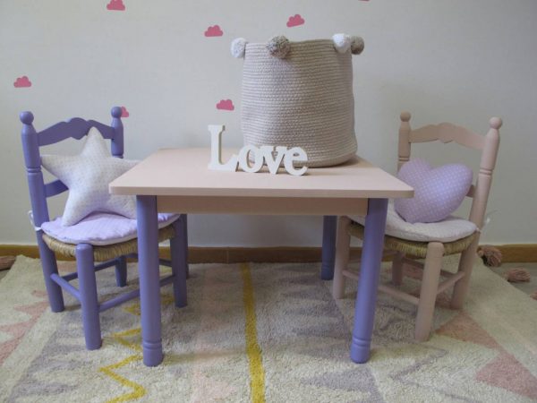 MESA INFANTIL ARTESANAL ROSA ROMÁNTICO