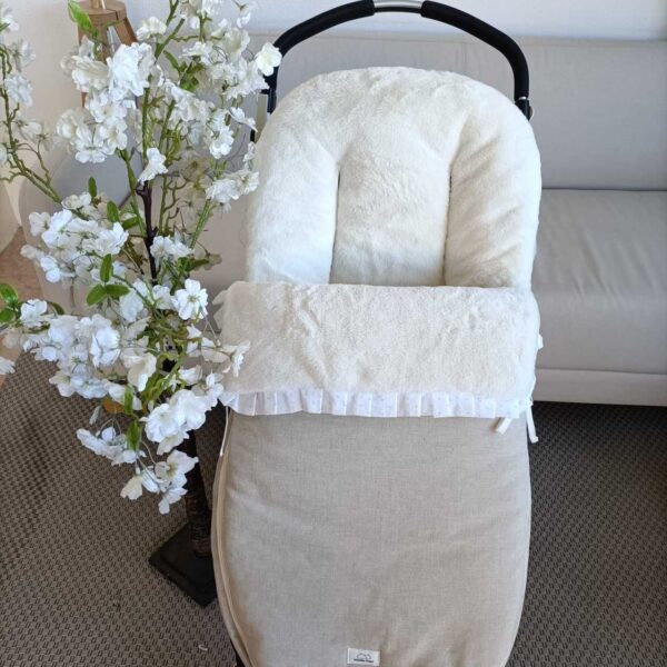 Saco para silla de paseo Tela Lino Crudo con pelo blanco roto y volante tela bordada