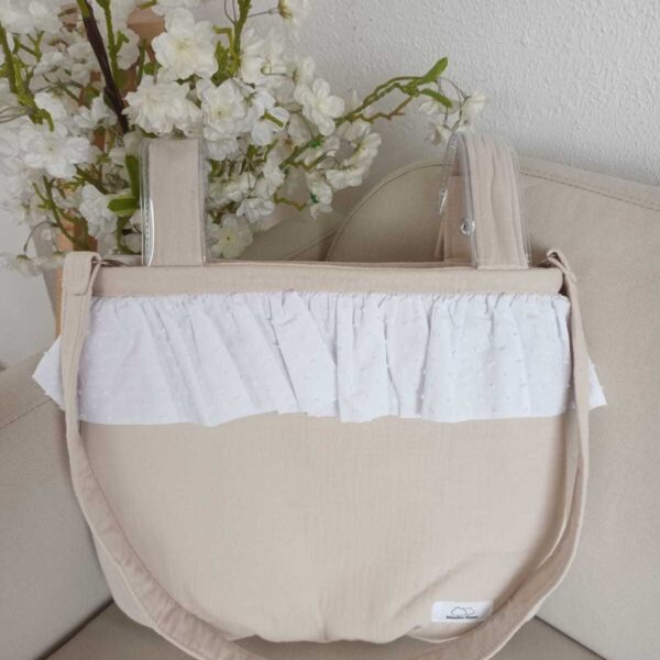 Bolso Bombonera Tela Bambula Beige y Volante Plumeti blanco