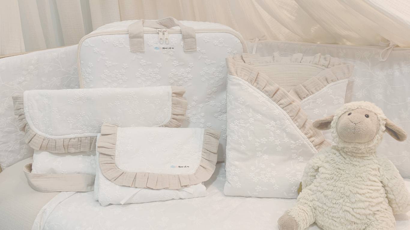 Bolsos y complementos para Mama y papa. Arrullos y mantas para bebe. Todo para ir al hospital